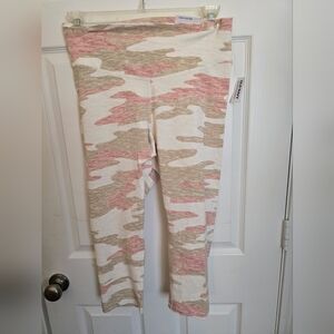 Old Navy Pink and Tan Camo Leggings